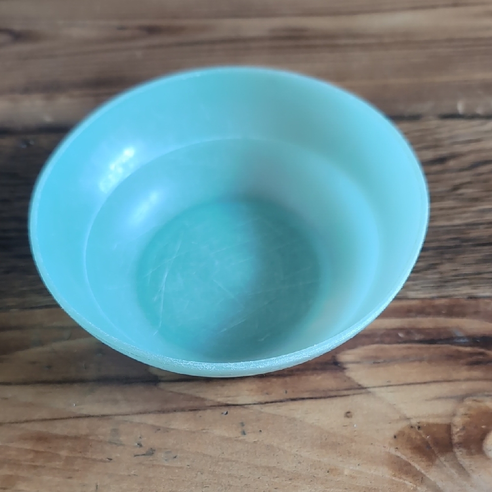 Tupperware Pastel Yellow Lid